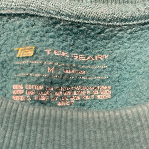 Tech gear women's sweatshirt size medium. The color is a green blue. - Picture 2 of 3